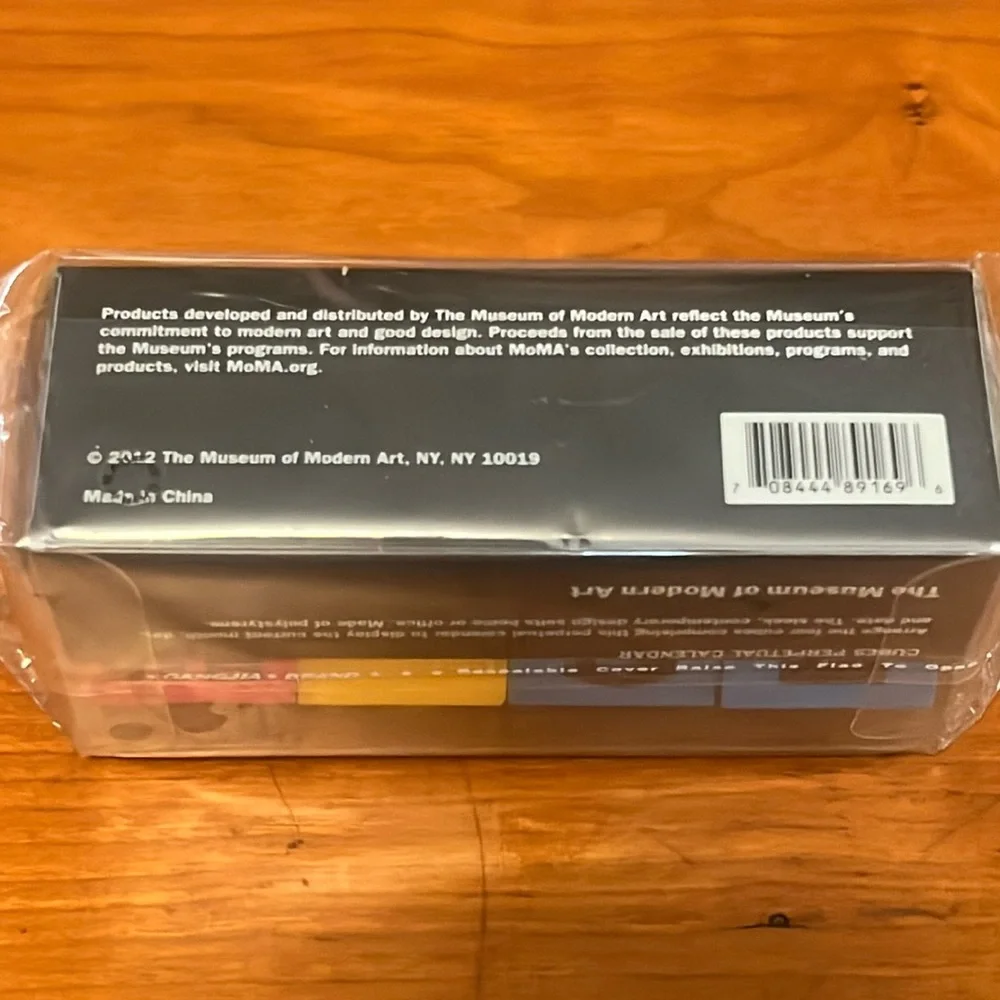 MoMA “cubes perpetual calendar” – multicolor blocks for day & month & year - NIB